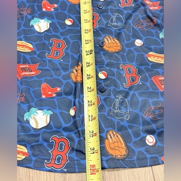 Boston Red Sox 2024 SGA Hawaiian Shirt
XL ~ 7/11/24 Fenway Promotional Item - Picture 5 of 6